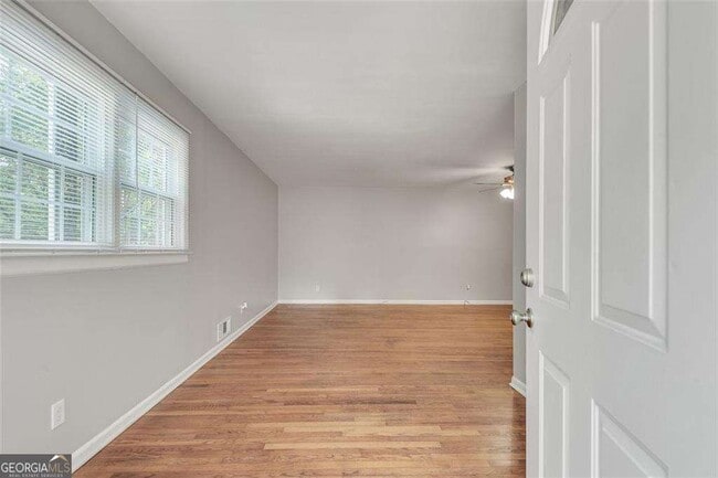 Building Photo - 799 Marstevan Dr NE