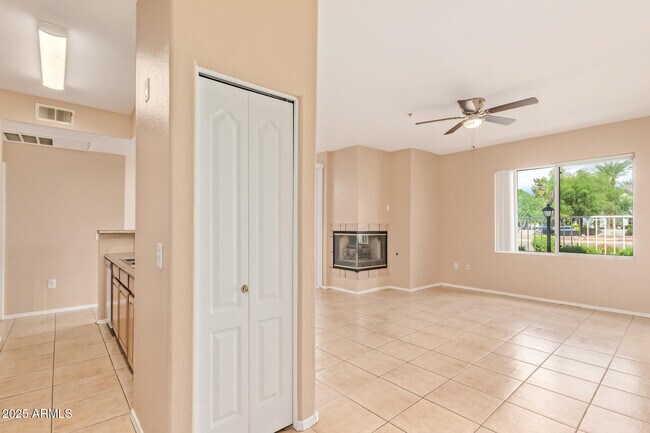 Building Photo - 2929 W Yorkshire Dr