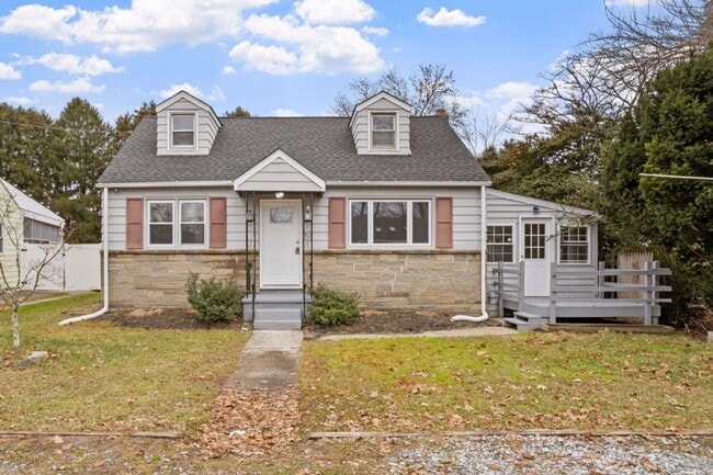 Photo - 20 Lake Ave House