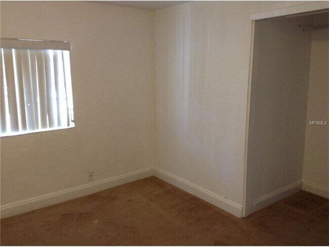 Foto del edificio - Old West Tampa 4 bedroom Ranch