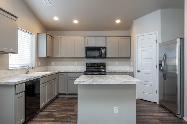 Building Photo - 11886 W Box Canyon St
