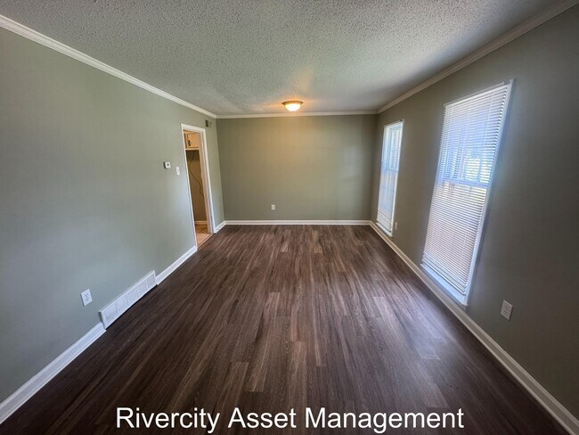 Building Photo - 4942 Foxhall Dr