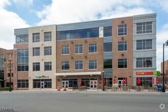 Building Photo - 46 E Main St