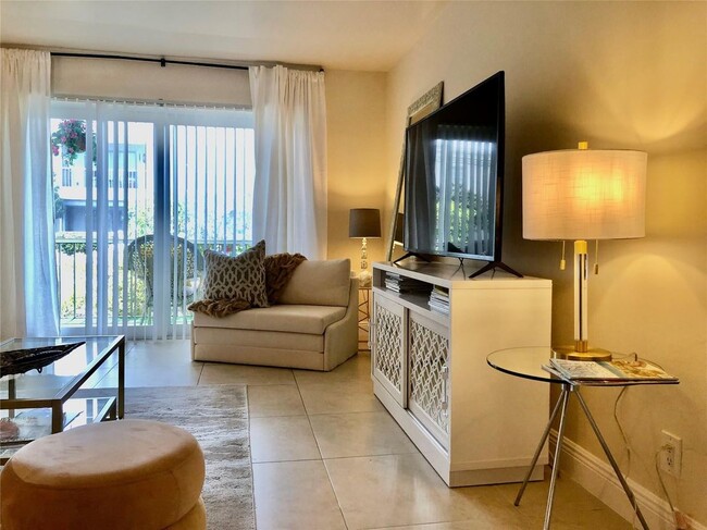 Foto del edificio - 6407 Bay Club Dr