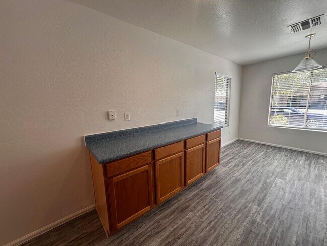 Building Photo - 43796 Sagebrush Trail