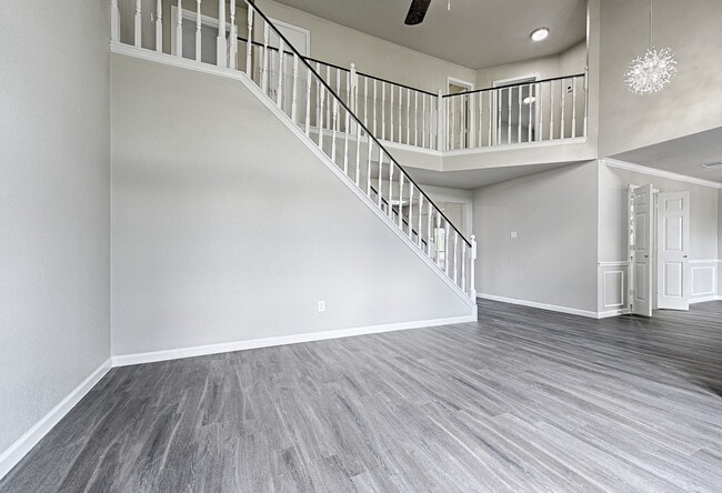 Building Photo - 2038 Biscayne Dr