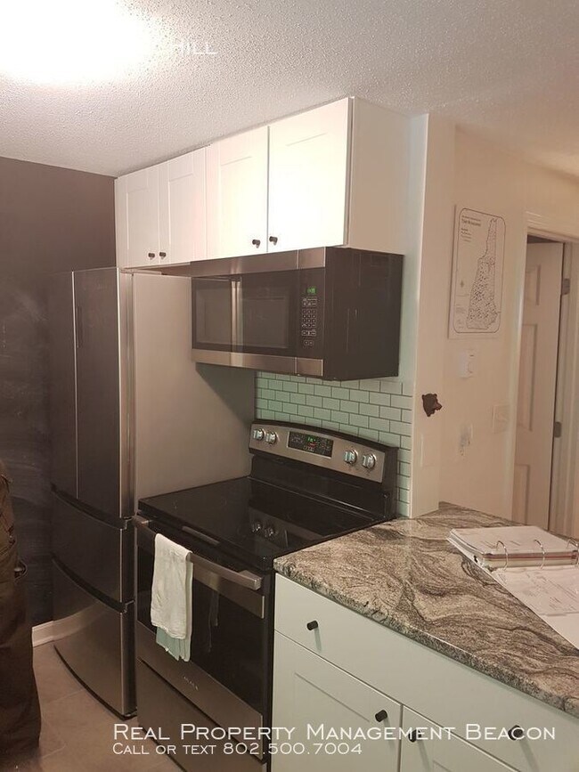 Building Photo - 3BR/2.5BA $2600 plus utilities
