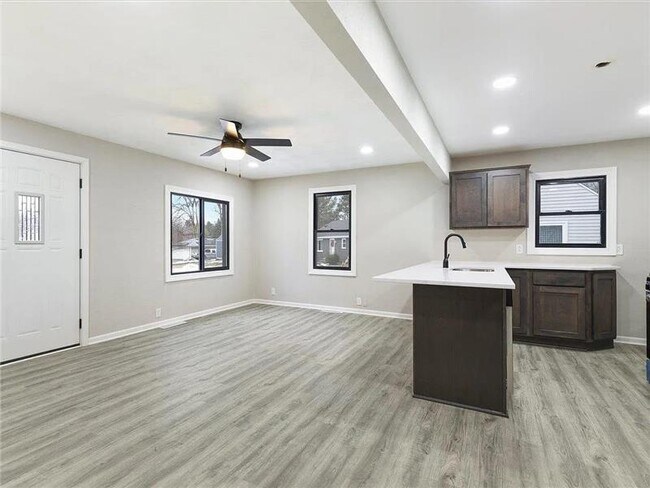 Foto del edificio - 3437 Southworth Ct