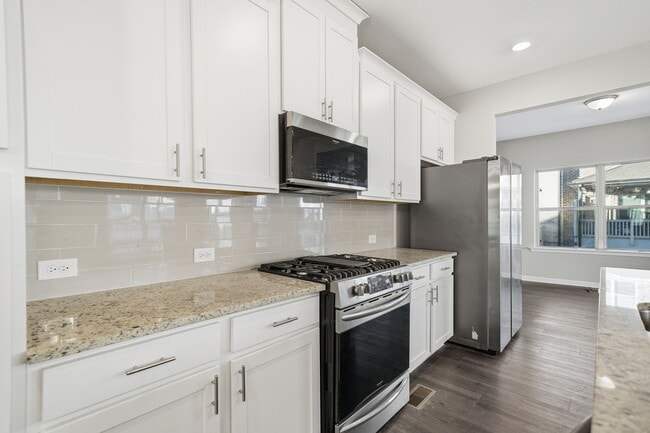 Foto del edificio - 318 Commons Ave