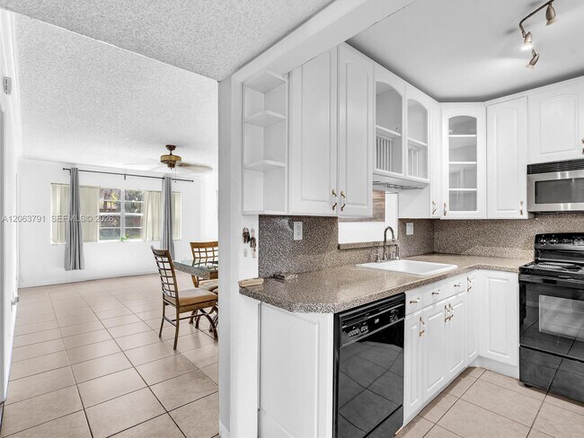 Foto del edificio - 5001 W Oakland Park Blvd