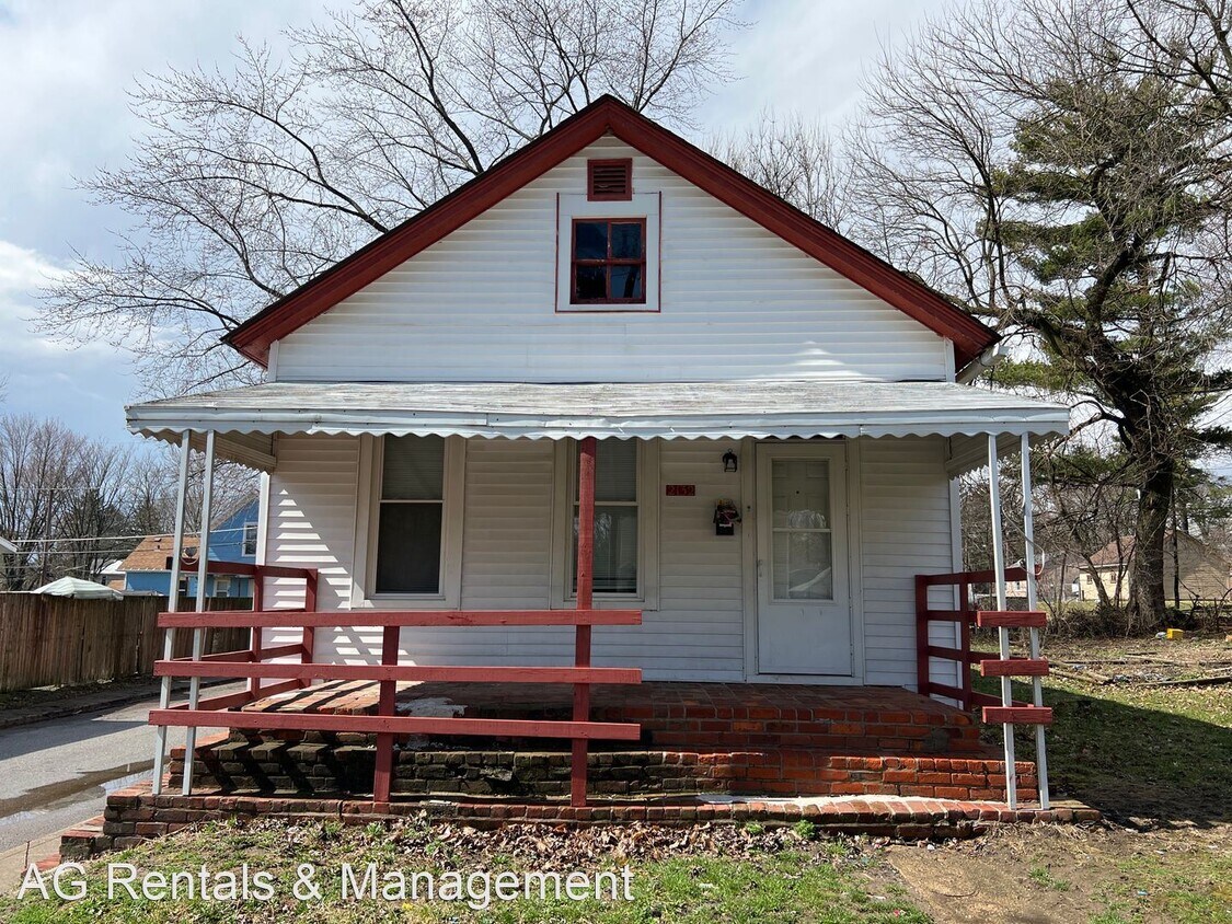 Primary Photo - 2 br, 1 bath House - 2132 Oakley St