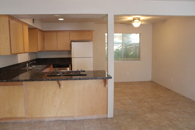 Kitchen - 6 Klondike Ct