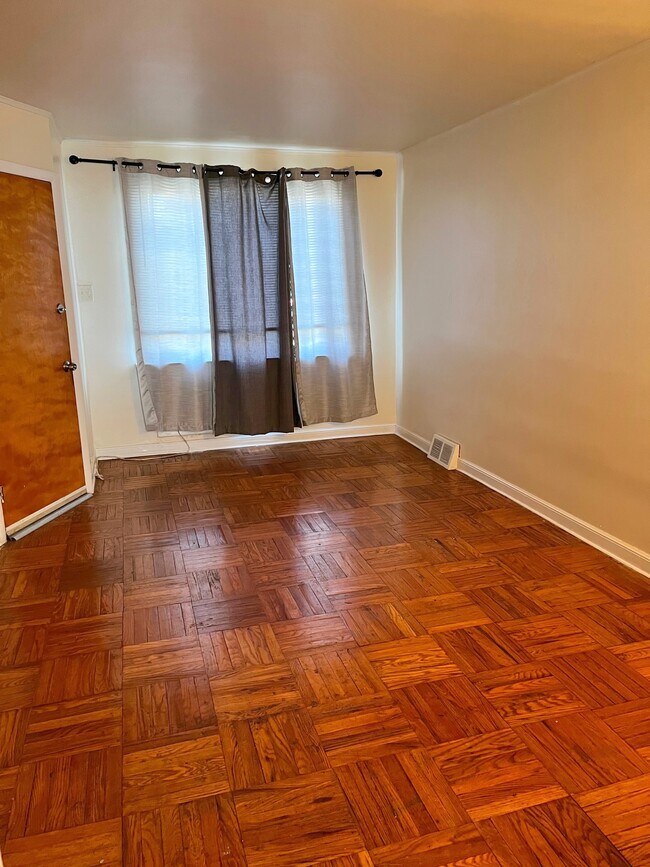 Foto del edificio - 5822 Weymouth St