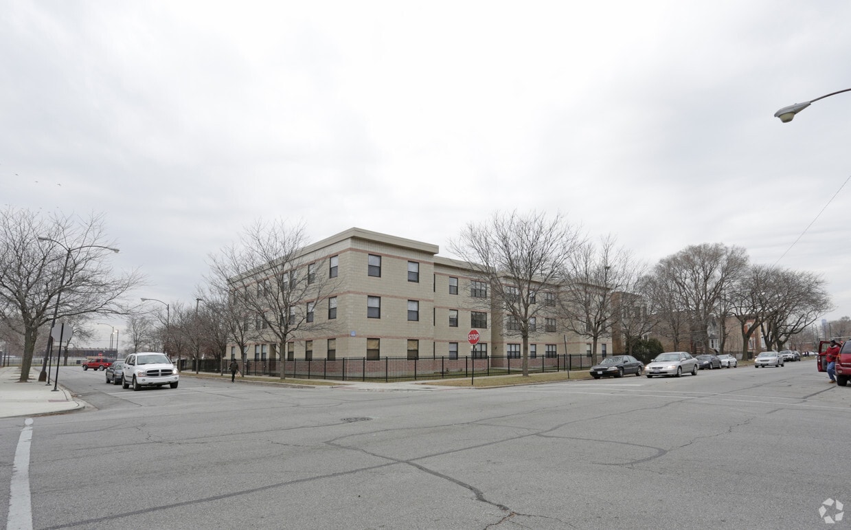 Primary Photo - 4752 S Wabash Ave