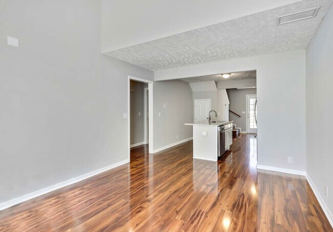 Building Photo - 5039 Nina Marie Ave