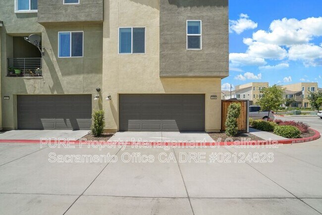 Foto del edificio - 3229 Bridgeway Dr