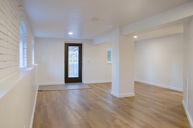 Foto del edificio - 548 Main St