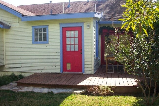 Foto del edificio - 2718 E 22nd St