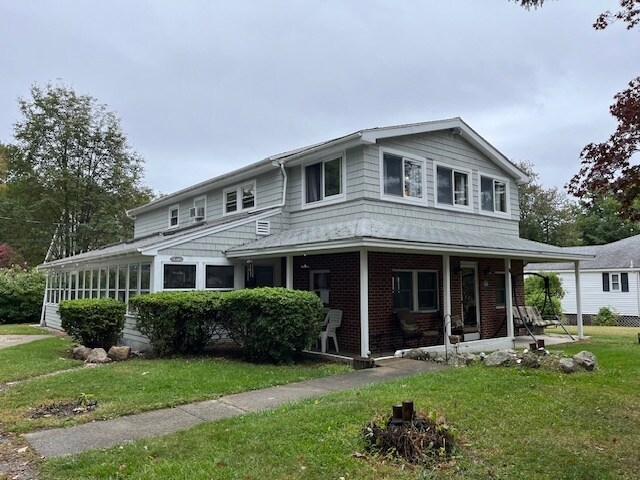 Primary Photo - 11 Oceanside Ave W