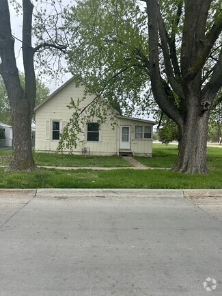 Building Photo - 107 4th St