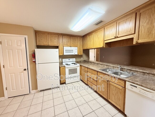 Building Photo - 111 N Charles Willis Dr