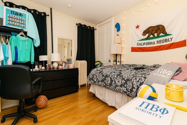 Building Photo - 60 Egmont St