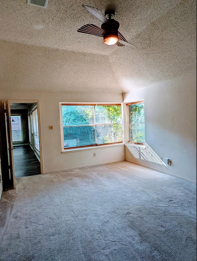 Building Photo - 8010 Tantara Ct
