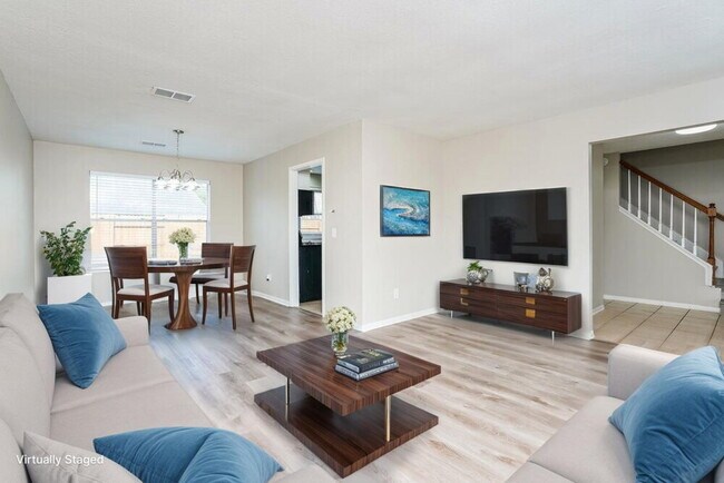 Foto del edificio - 18162 Holly Green Dr