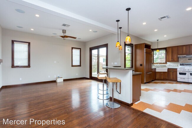 Building Photo - 5 br, 4 bath House - 3749 Elliott St.