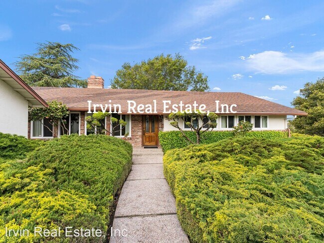 Foto del edificio - 3 br, 2 bath House - 36 Christopher Court.