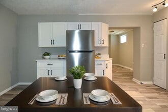 Building Photo - 8208 Bellefonte Ln