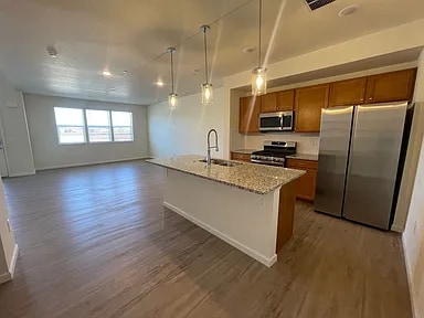 Building Photo - 1551 Spring Water Pt