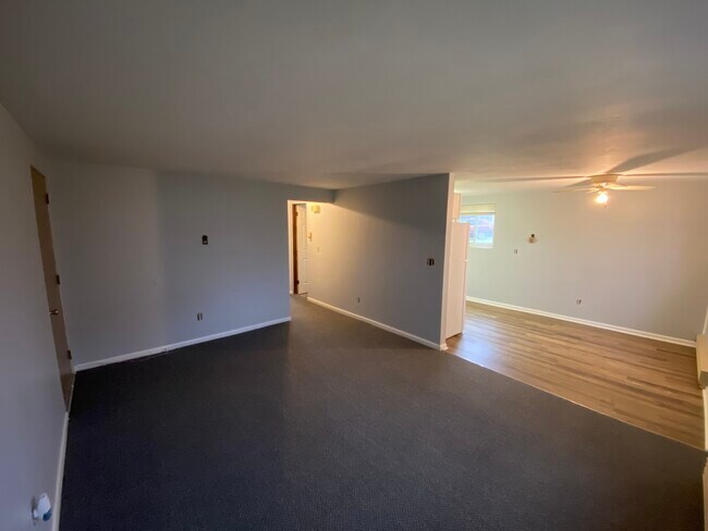 Building Photo - 9 Jean Ct