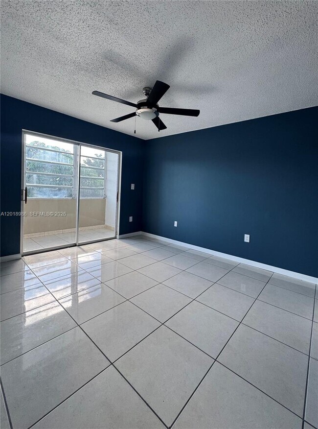 Foto del edificio - 65 NE 202nd Terrace