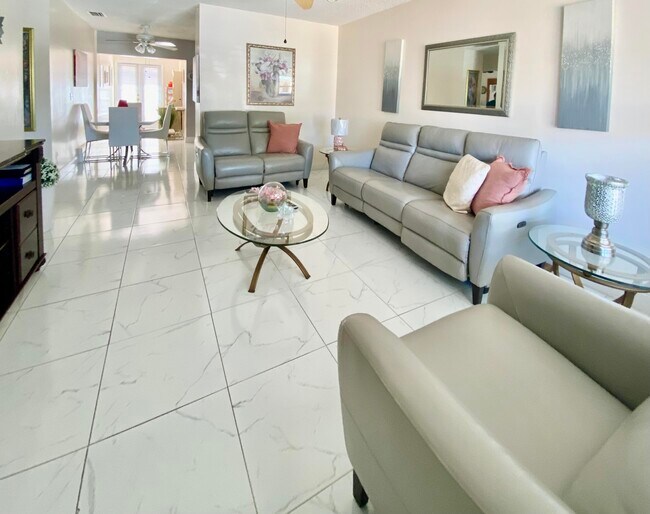 Foto del edificio - 938 Sumter Rd E