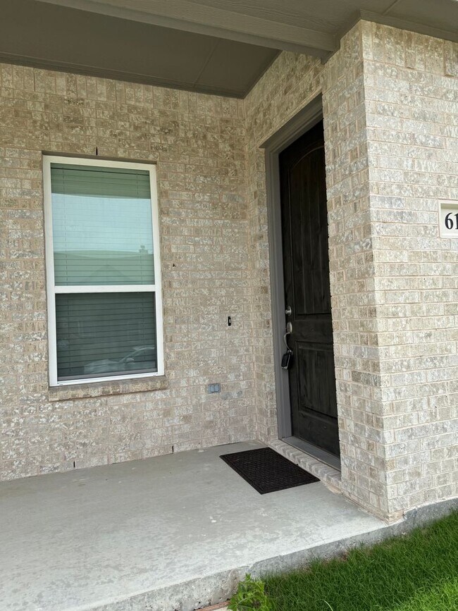 Foto del edificio - 3/2/2 Open concept and conveniently located for commuters