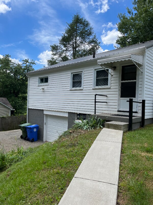 7 Robinwood Ave, Asheville, NC 28806 House Rental in Asheville, NC