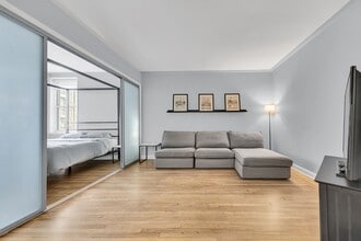 Building Photo - 305 W 52nd St