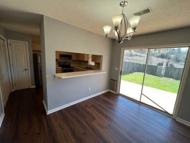 Foto del edificio - 5016 Cheshire Ct
