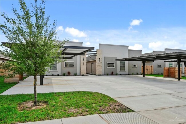 Building Photo - 12 Golden Nugget