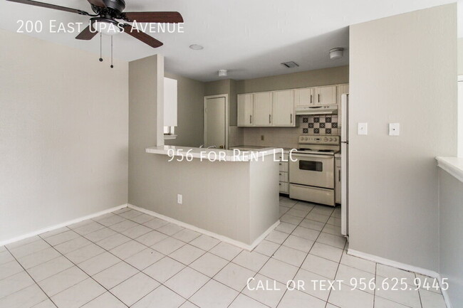 Building Photo - 200 E Upas Ave