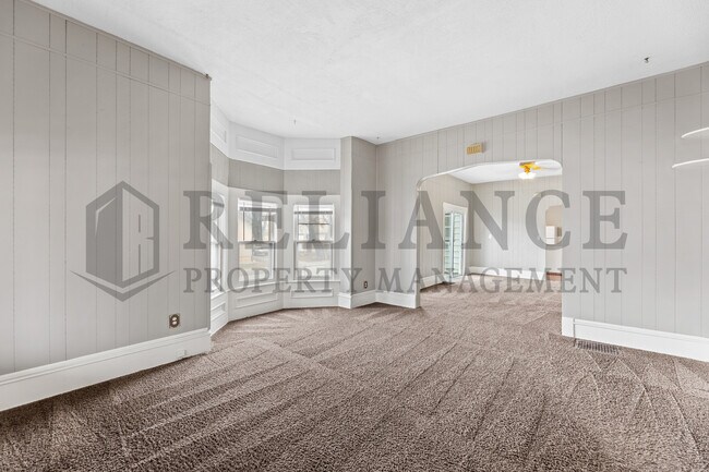 Building Photo - 1445 S Market St