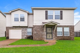 Building Photo - 2500 Boxford Ln