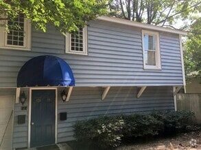 Building Photo - 406 Maple St