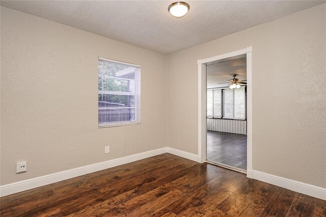 Building Photo - 1475 Daroca Dr