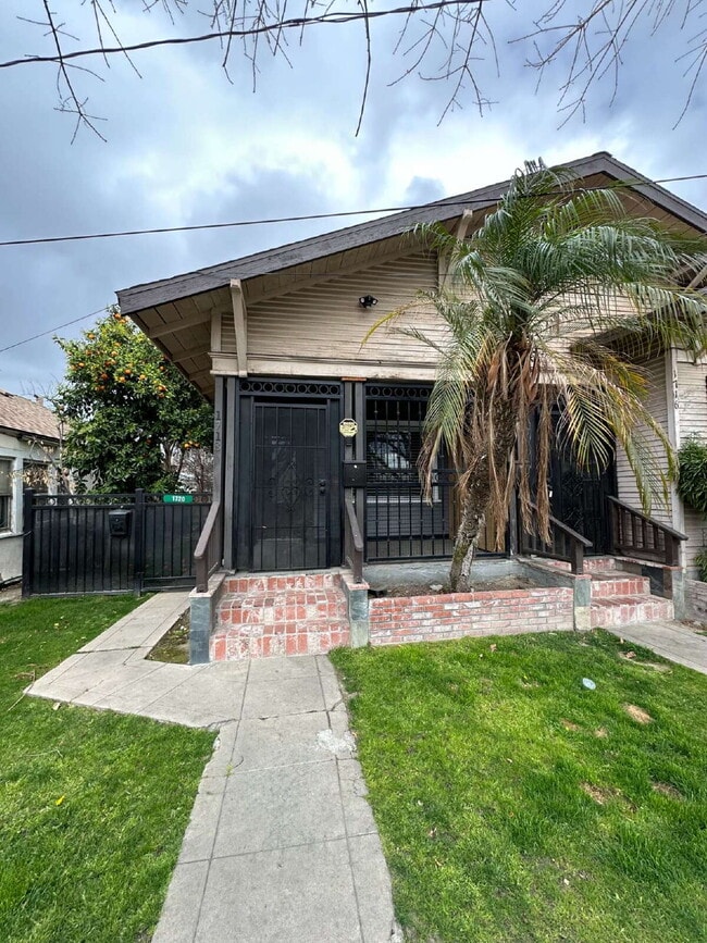 Building Photo - 1718 22nd St