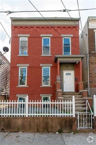 Building Photo - 83 Woodlawn Ave