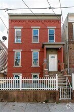 Building Photo - 83 Woodlawn Ave