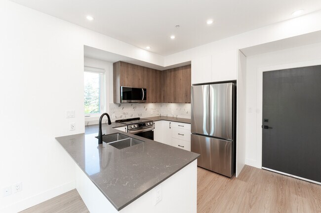 Photo du bâtiment - 809 Arncote Ave