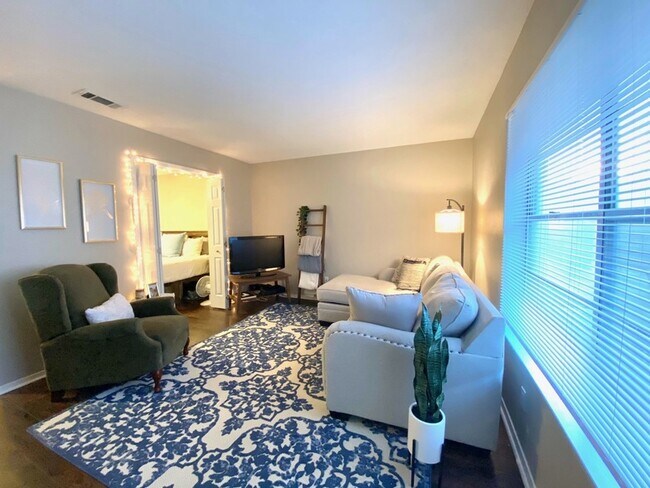 Foto del edificio - 1107 N Locust St